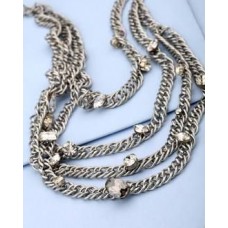 Multilayered Link Chain Design With Shiny Stone
